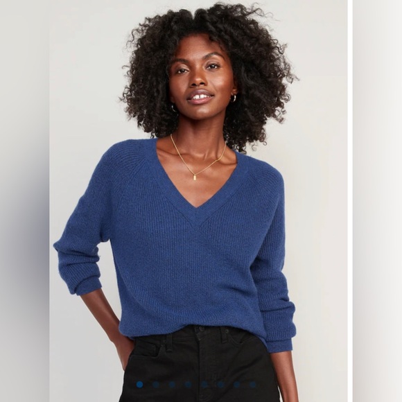 Old Navy V-Neck Shaker Stitch Cocoon Sweater - Picture 6 of 7